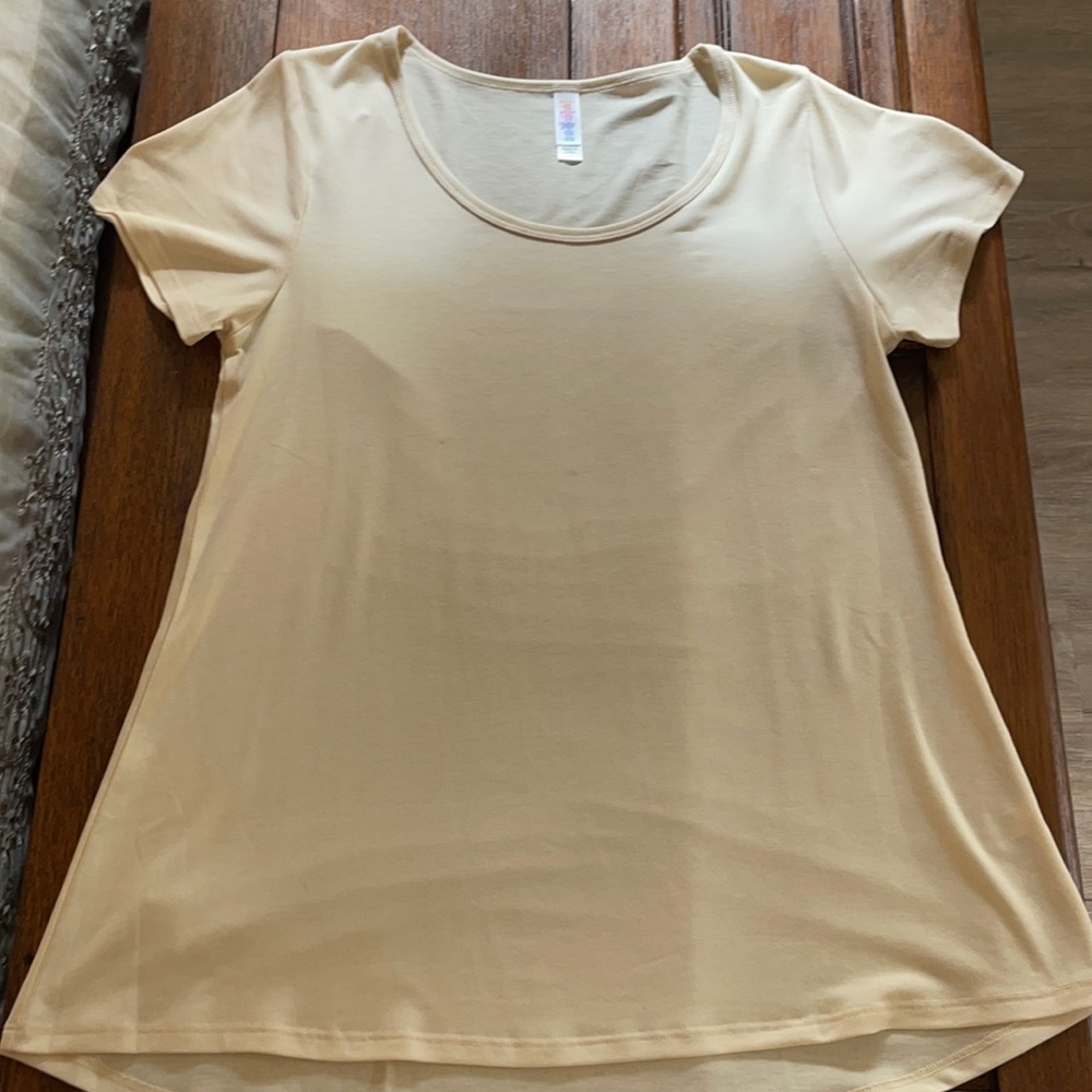 LulaRoe Top Tunic Cream Color, Small. Like New! Perfect for Fall! 🍂🍂🍂